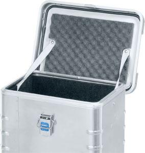 Box mit Schaumauskleidung.