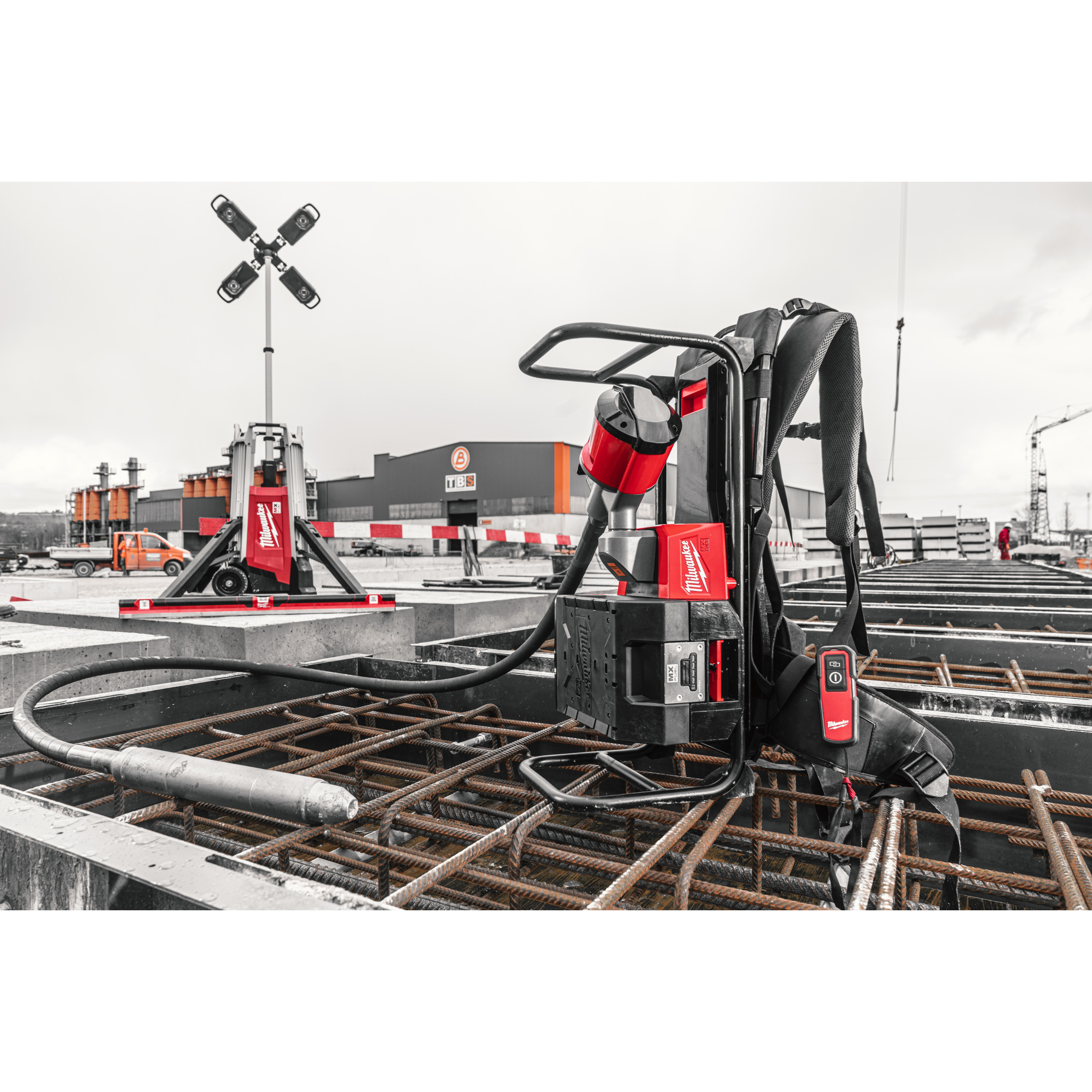 Akku-Betonverdichter MXFCVBPKIT-602