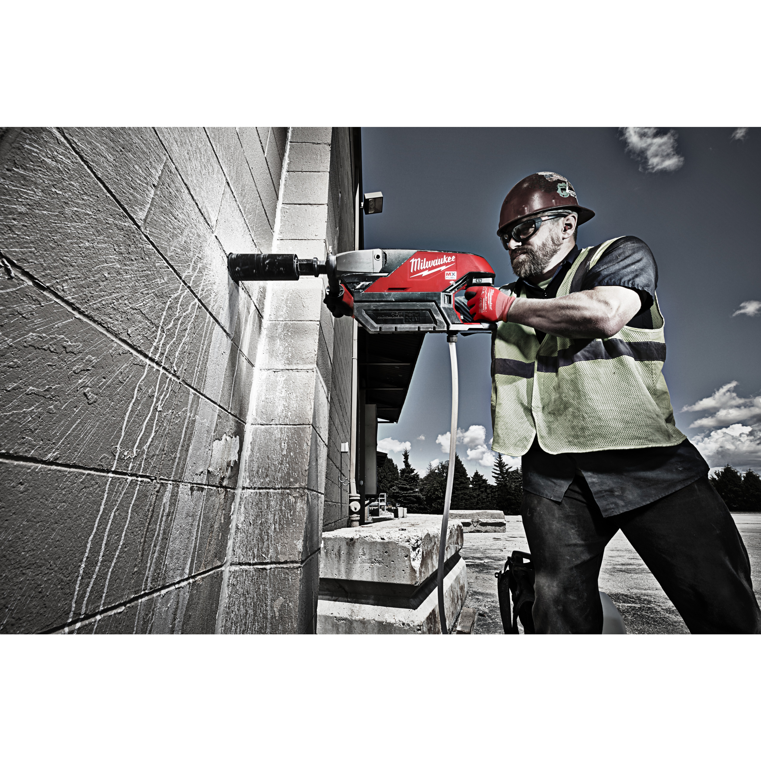 Anwendungsbild Akku-Diamantkernbohrgerät MXFDCD150-302C