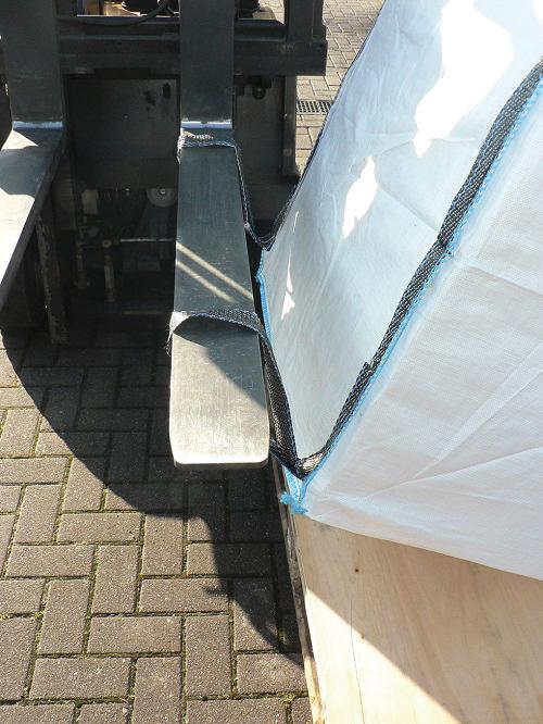 BigBag Tragkr. 1350 kg 4 Hebe-/2 Bodenschl. BigBag Tragkr. 1350 kg 4 Hebe-/2 Bodenschl.